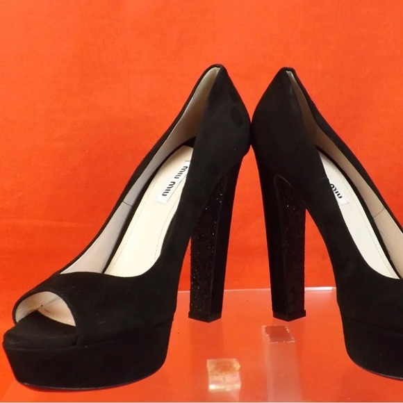 Miu miu peep toe suede pumps with black glitter soles. Absolutely gorgeous. - Picture 3 of 7